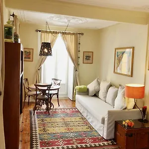 Remodeled Historic In Bairro Alto Apartment