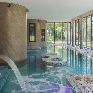 https://chateau-de-massillan.fr-provencehotel.com